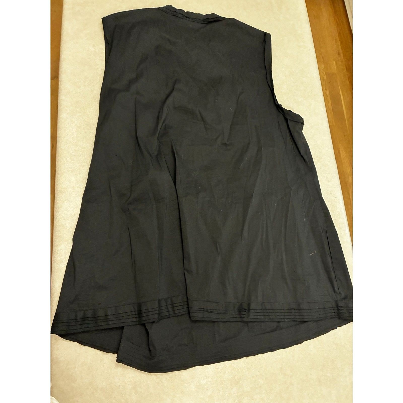 Alfani Women’s Black Sleeveless Pleated Ruffle Neck Split V-Neck Top Size 24