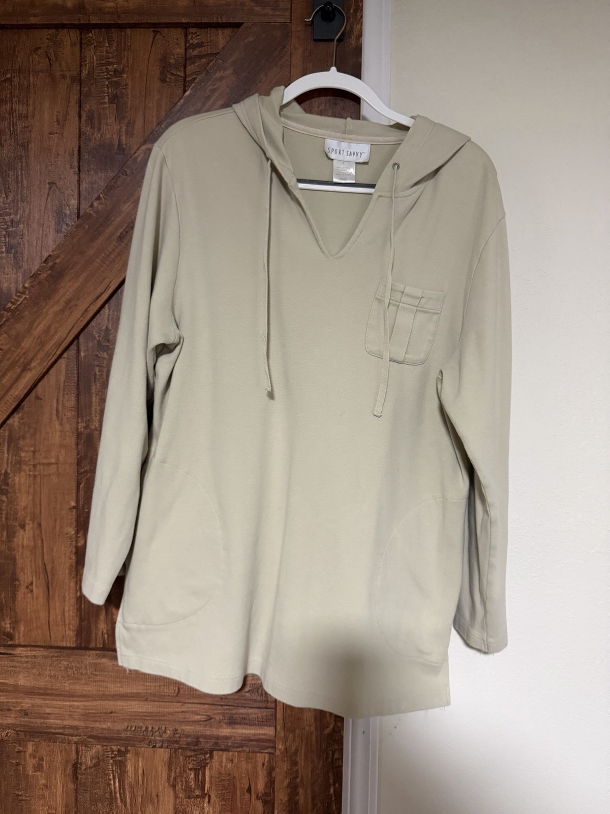 Sport Savvy Women Beige Hooded Top With Pockets. 95% Cotton, 5%Spandex. Large