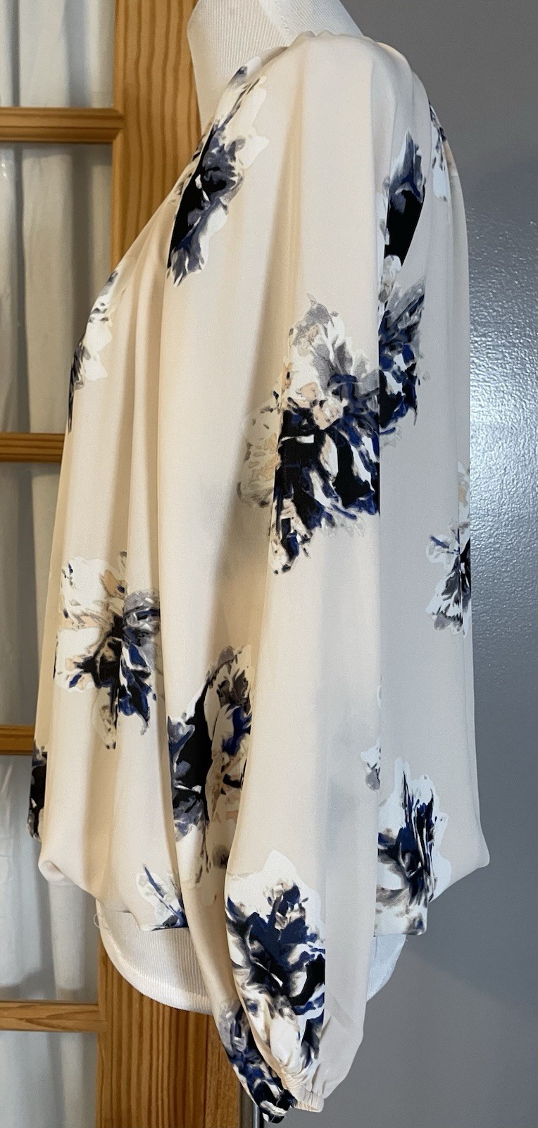 Vince Camuto Floral Blouse Women M Blush Navy Elastic Waist Cottagecore Career