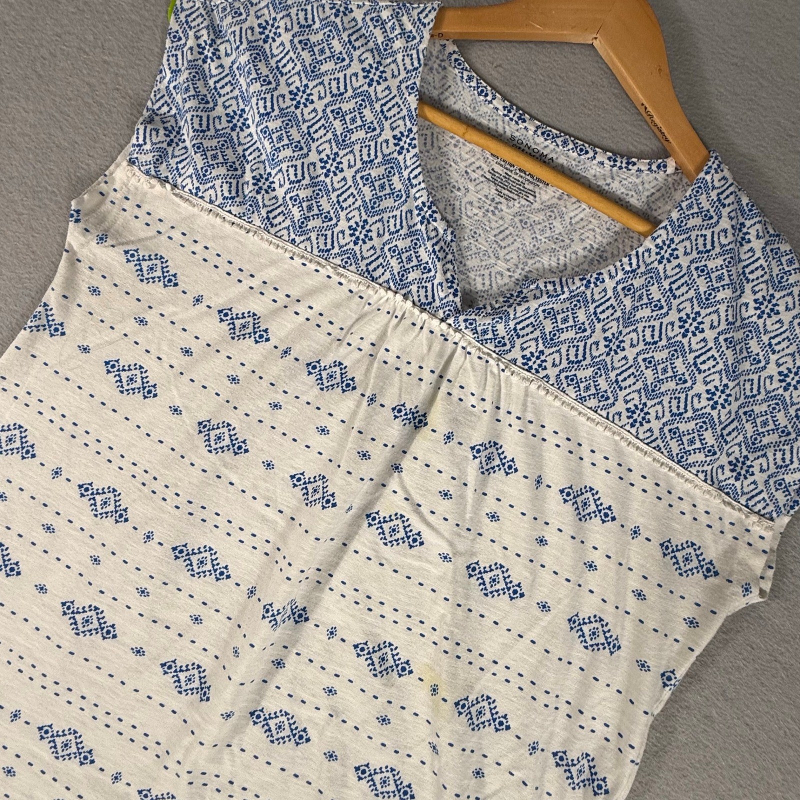 Sonoma Life Style Women’s Blue White Geometric V-Neck Cap Sleeve Top Size L