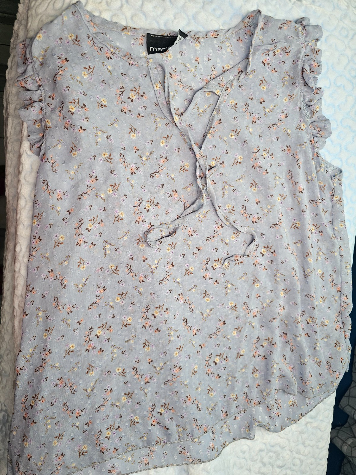 Blouse with Floral print – Fresh and Lightweight- Size M