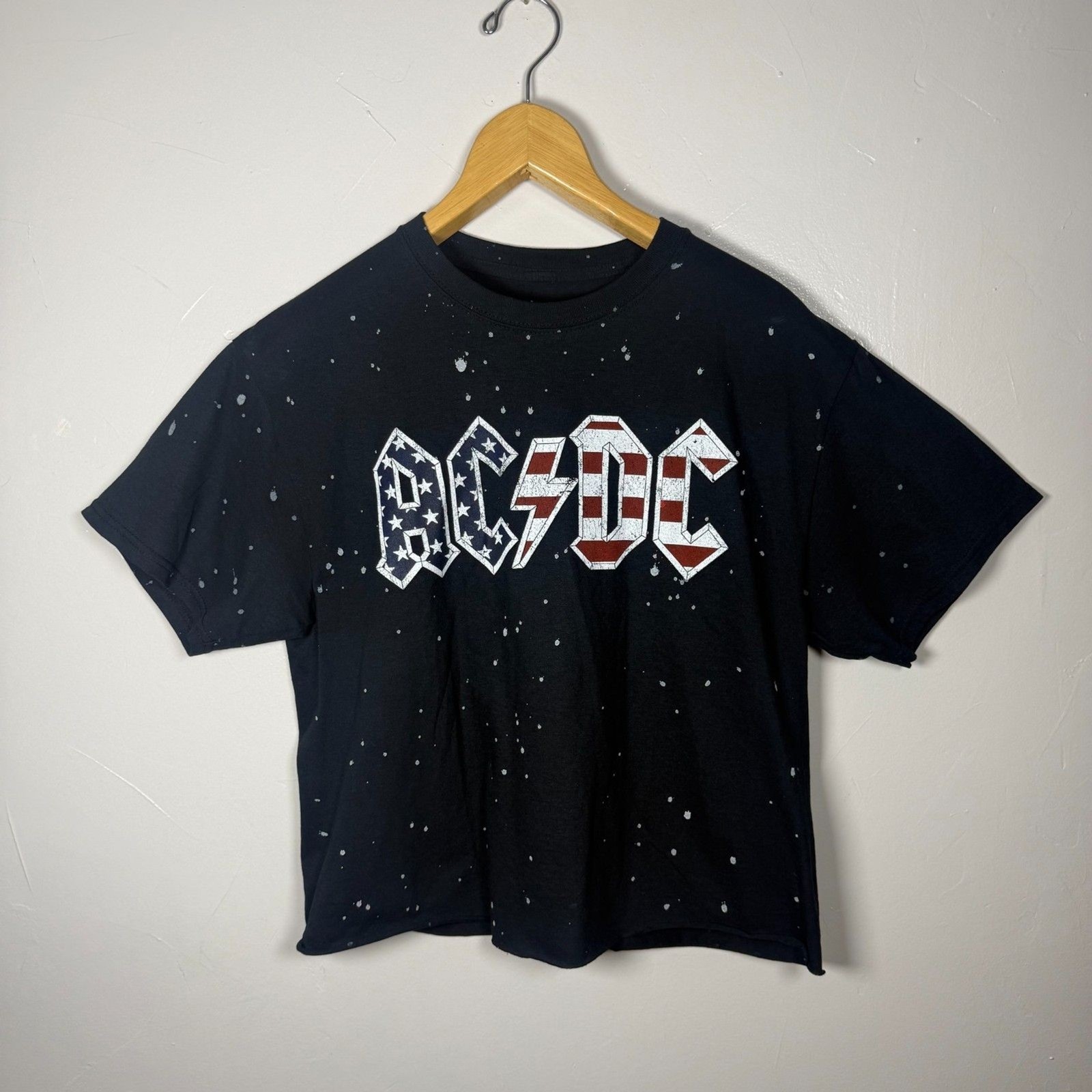 AC/DC 1980 US TOUR Shirt Size Medium Paint Splatter Black Rolled Hem