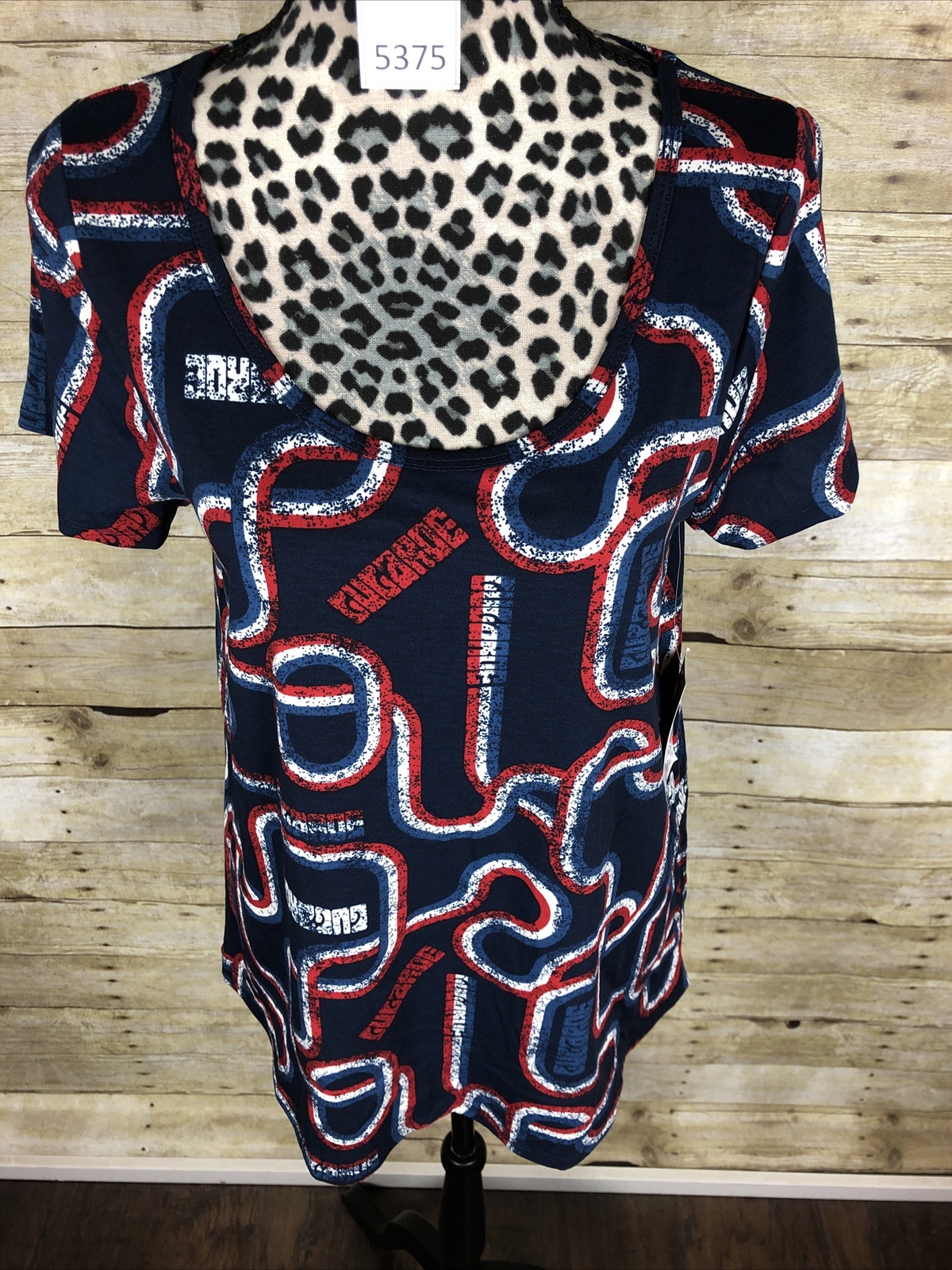 NWT Lularoe Womens M Classic Tee T-Shirt NWT Size Medium