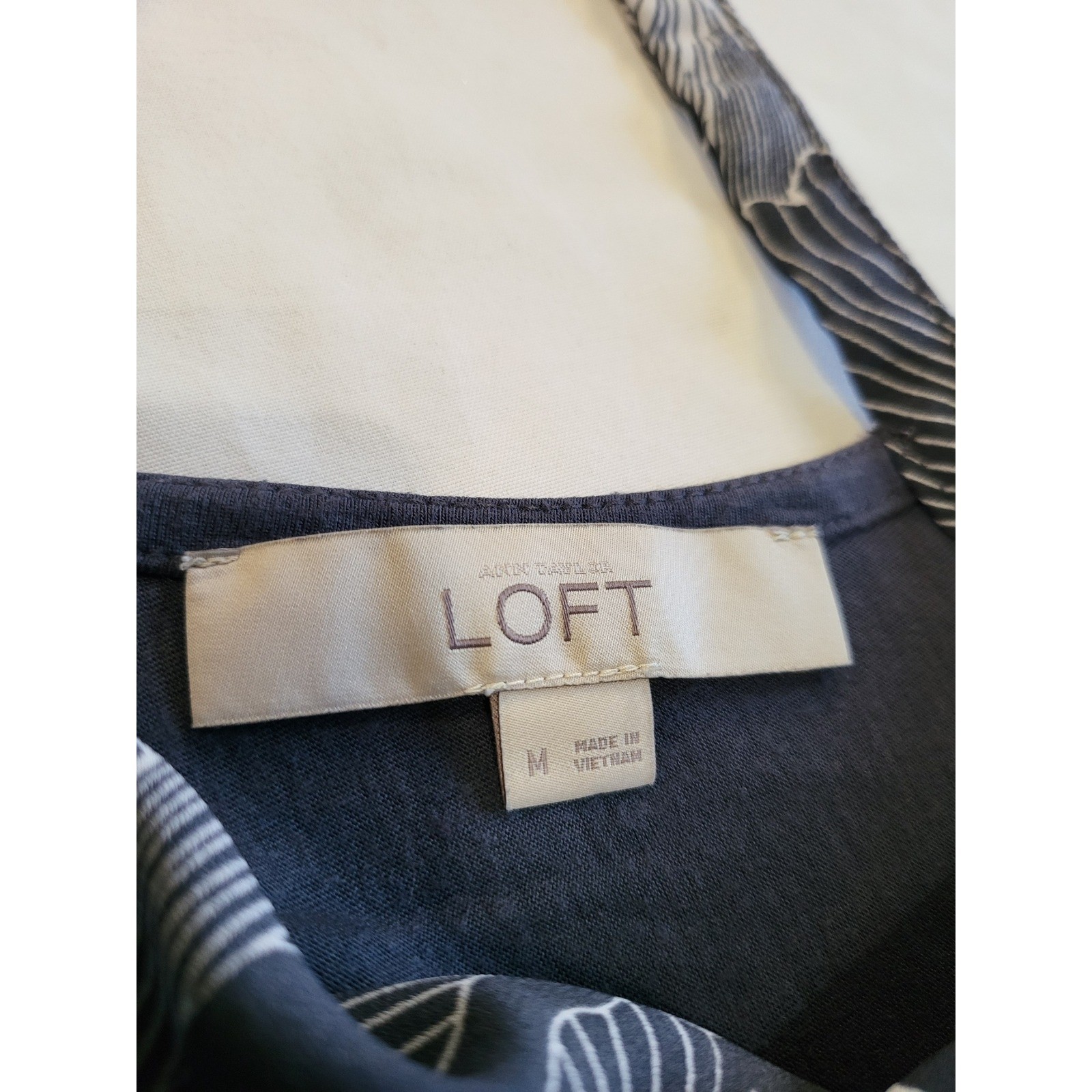 Ann Taylor LOFT Womens Navy Blue White Floral Mixed Media Blouse Top Medium