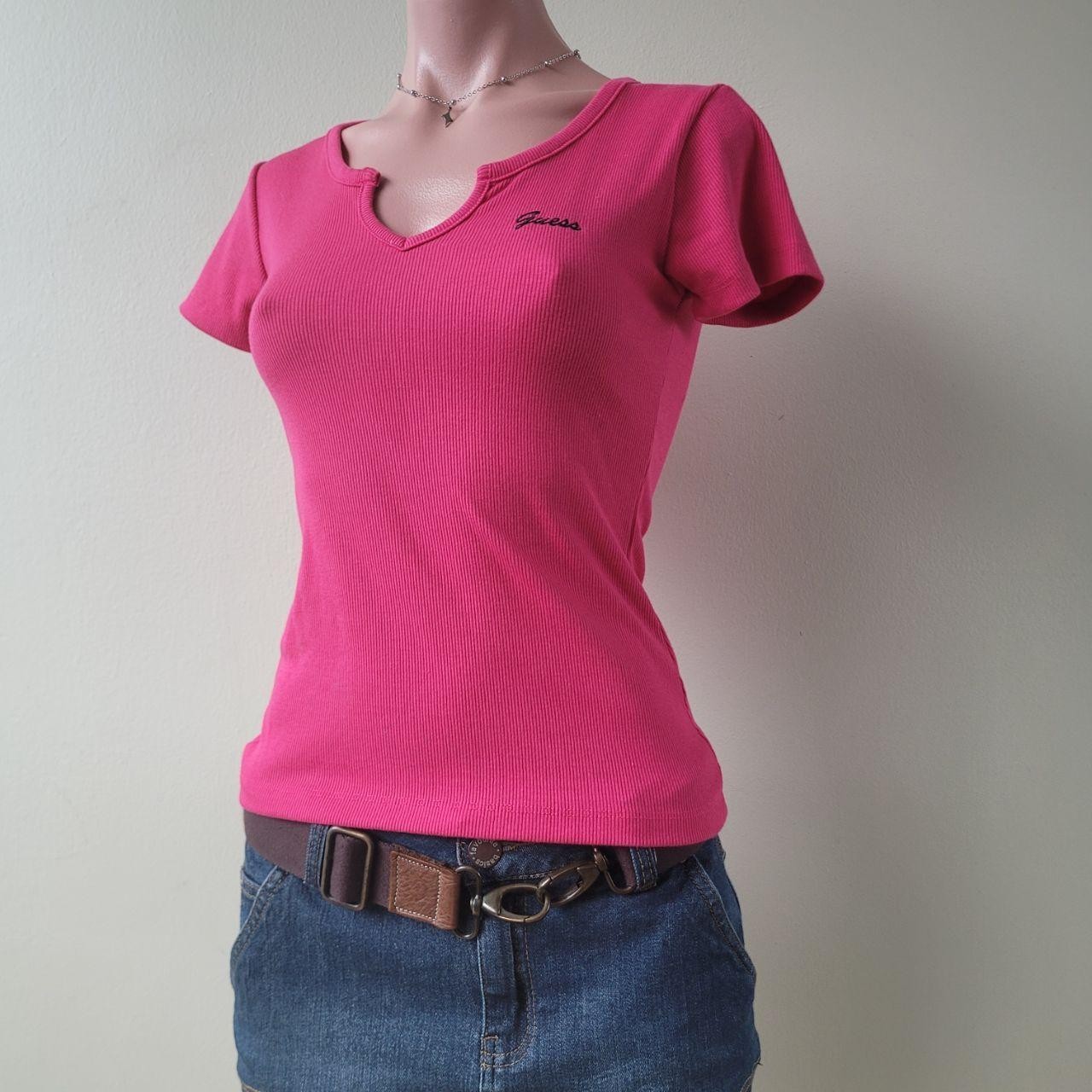 Guess Hot Pink Ribbed Side Split Embroidered Bodycon Baby Tee (XS)
