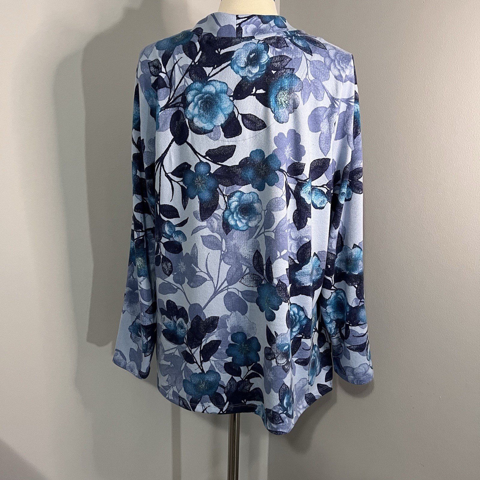Denim & Co. Size 1X Blue Floral Printed Brushed Heavenly Jersey Top