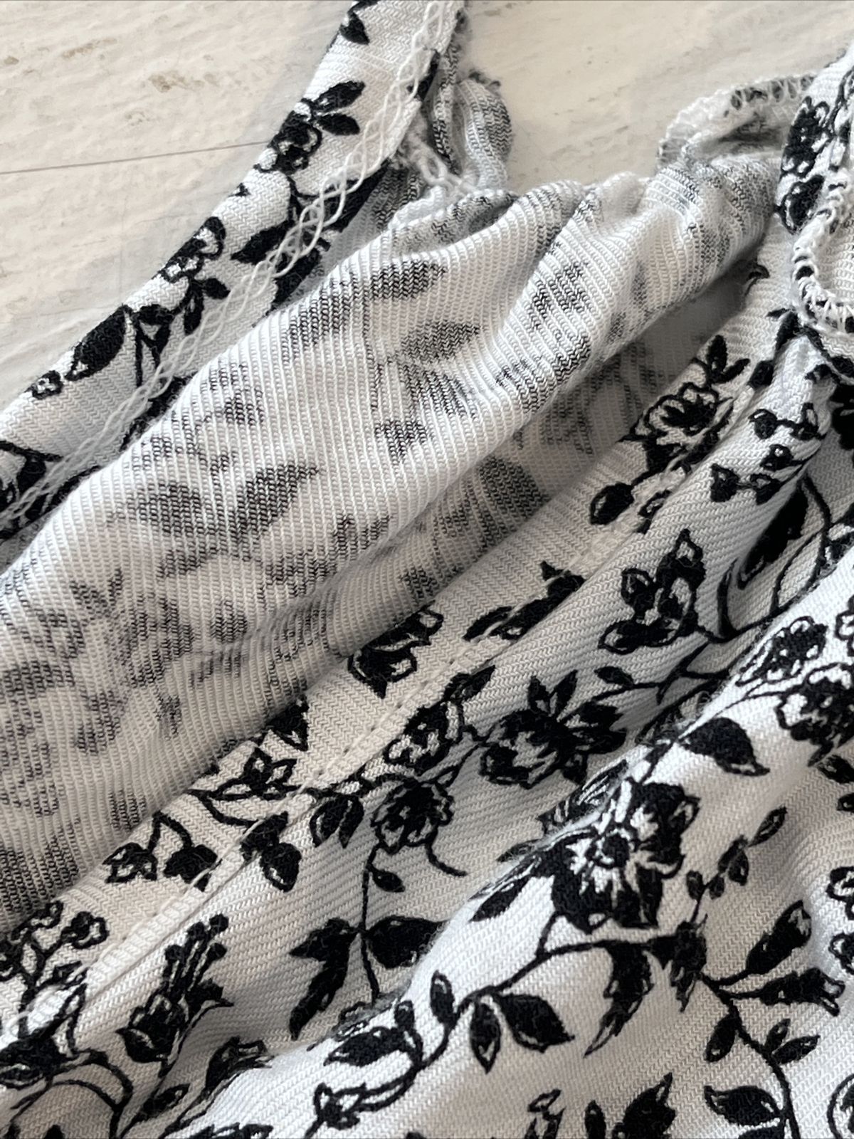 Brandy Melville Womens Floral Top Tie Strap Elastic Waist One Size