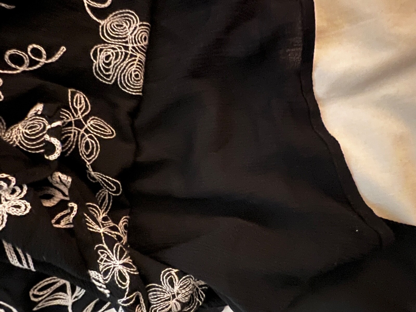 Black & White Peasant Blouse Embroidered Boho tunic top Liv Los Angeles~Size XL