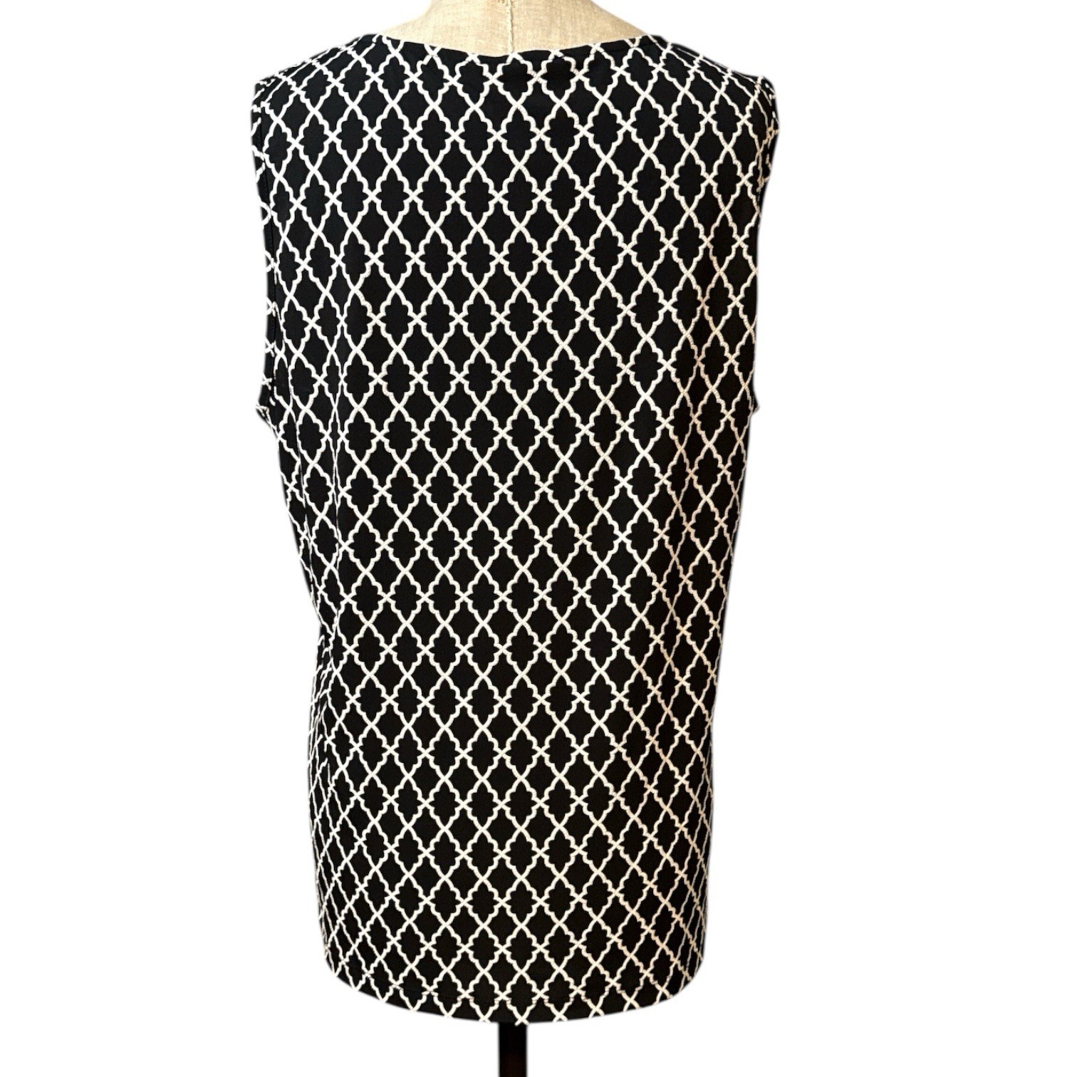 BY Design Womens XL Black White Geometric Sleeveless Top Ring Hardware NWT