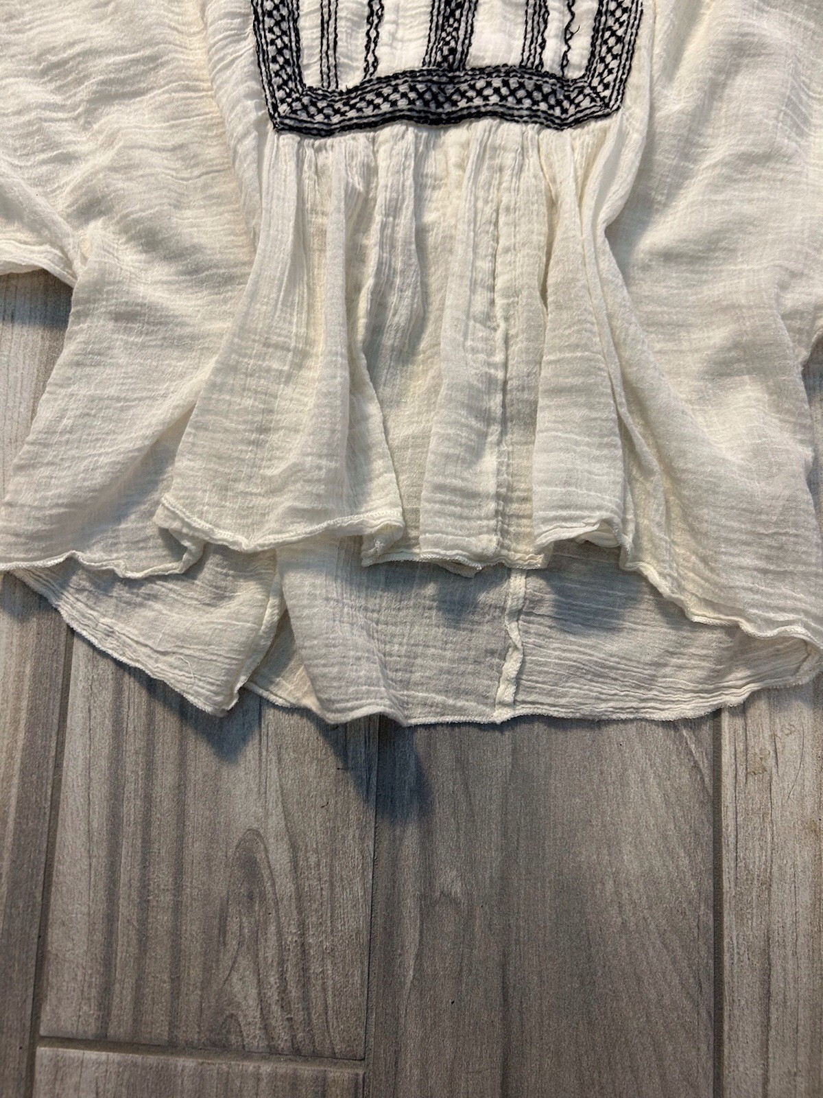 100% Cotton White Blouse Black Embroidery Puffy Sleeves Crop XS Boxy Boho