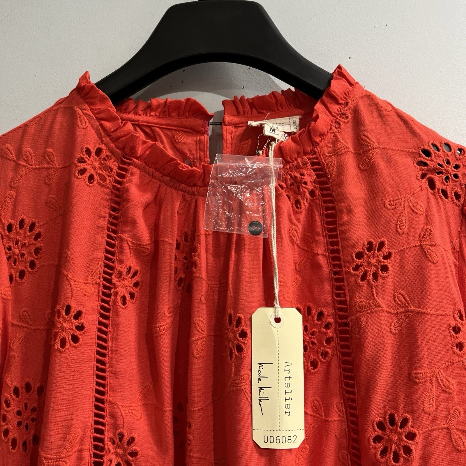 Nicole Miller Artelier Red Floral Eyeless Crochet Ruffle M Feminine Romantic