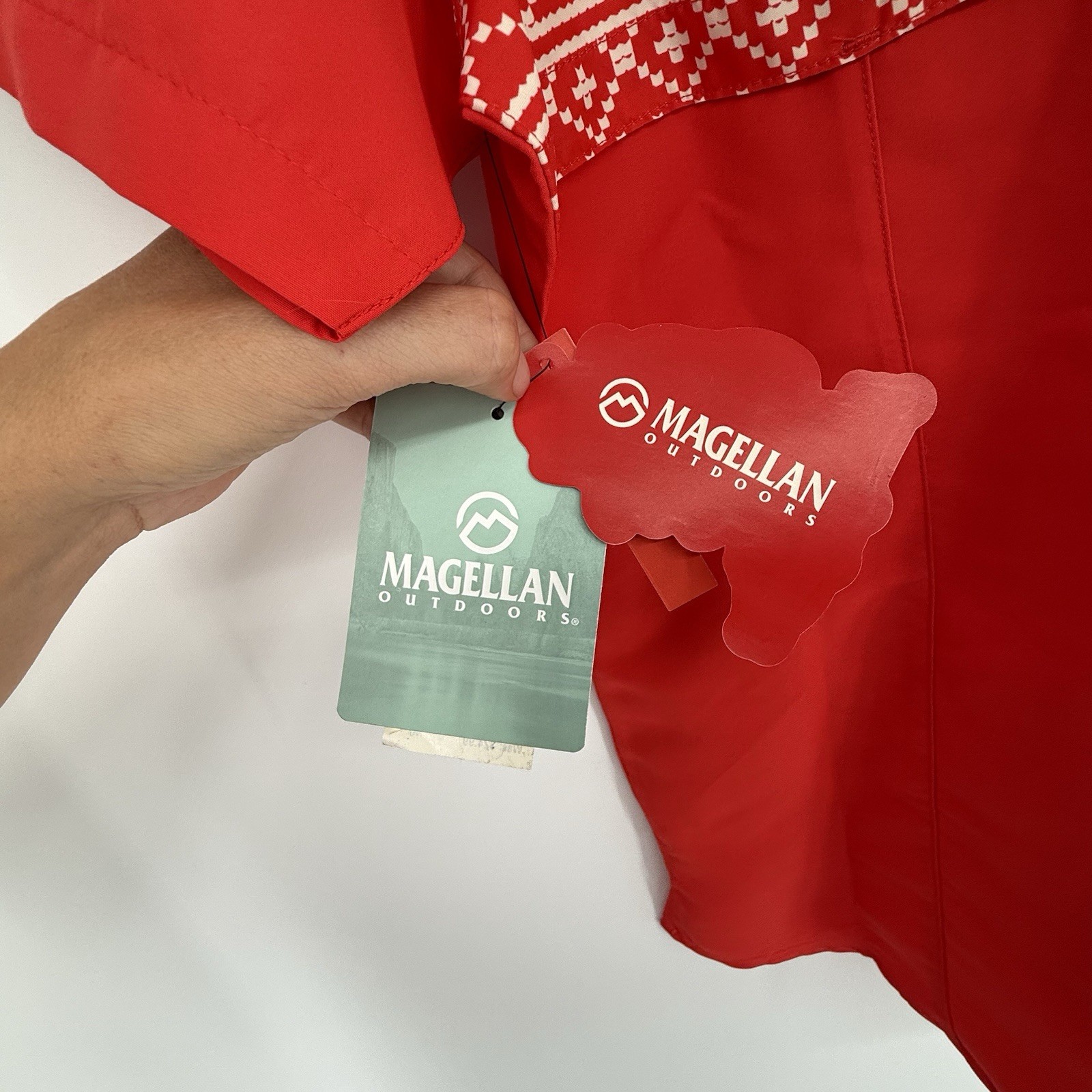 NEW Magellan Outdoors Women’s Laguna Madre Holiday Collection Shirt Size Medium