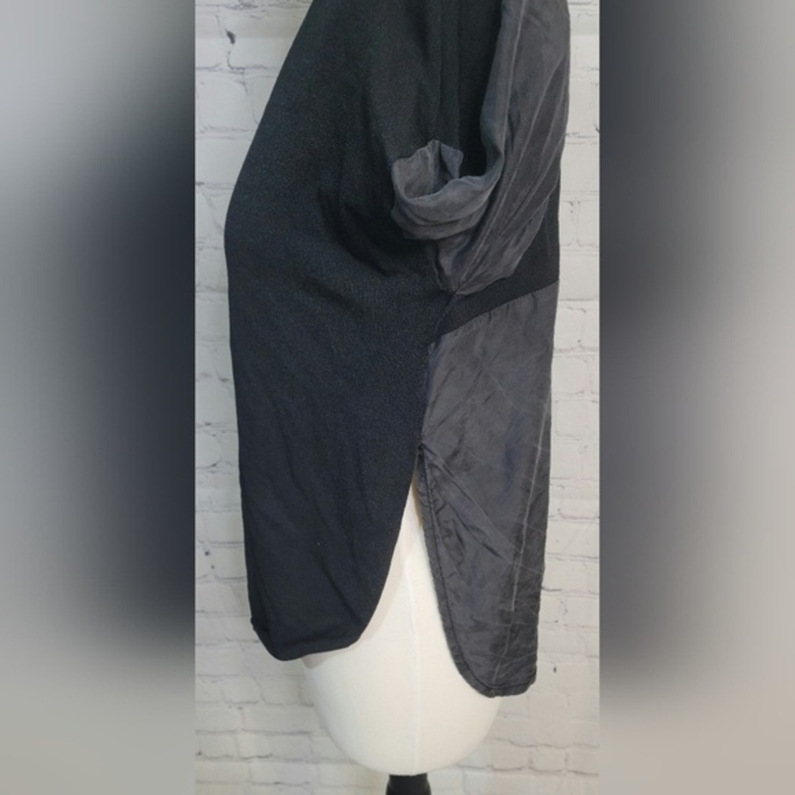 ZARA KNIT Top size Med Main Fabric 65% Rayon 35% Nylon 2nd 100% Mulberry Silk