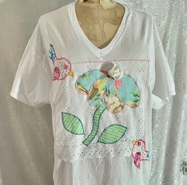 Upcycled T Shirt, Applique Flower & Birds. Wearable Art! SZ XLarge. USA