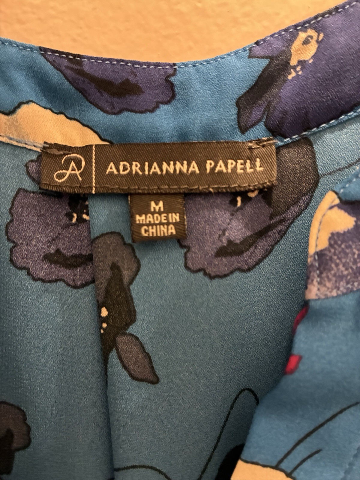 Adrianna Papell Women’s Blue Floral V-Neck Sleeveless Blouse Size M
