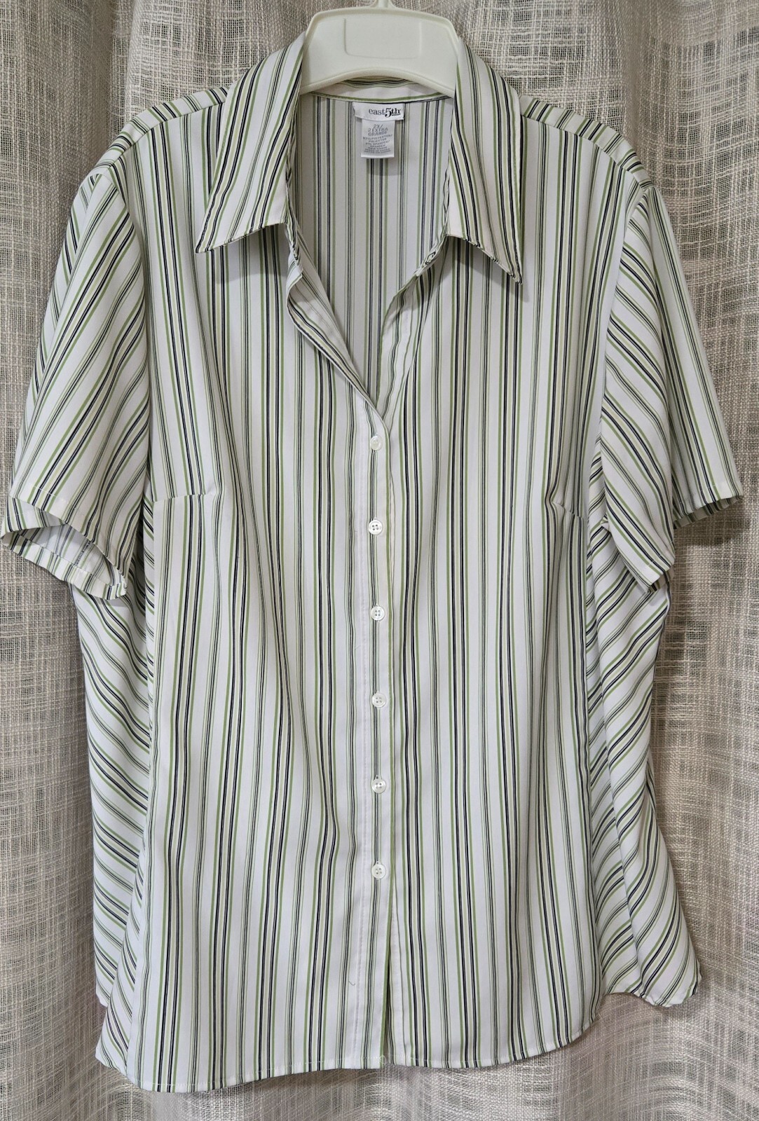 EAST 5TH WOMAN – 2X SHORT SLEEVE BUTTON UP BLOUSE IVORY BLACK & GREEN STRIPES