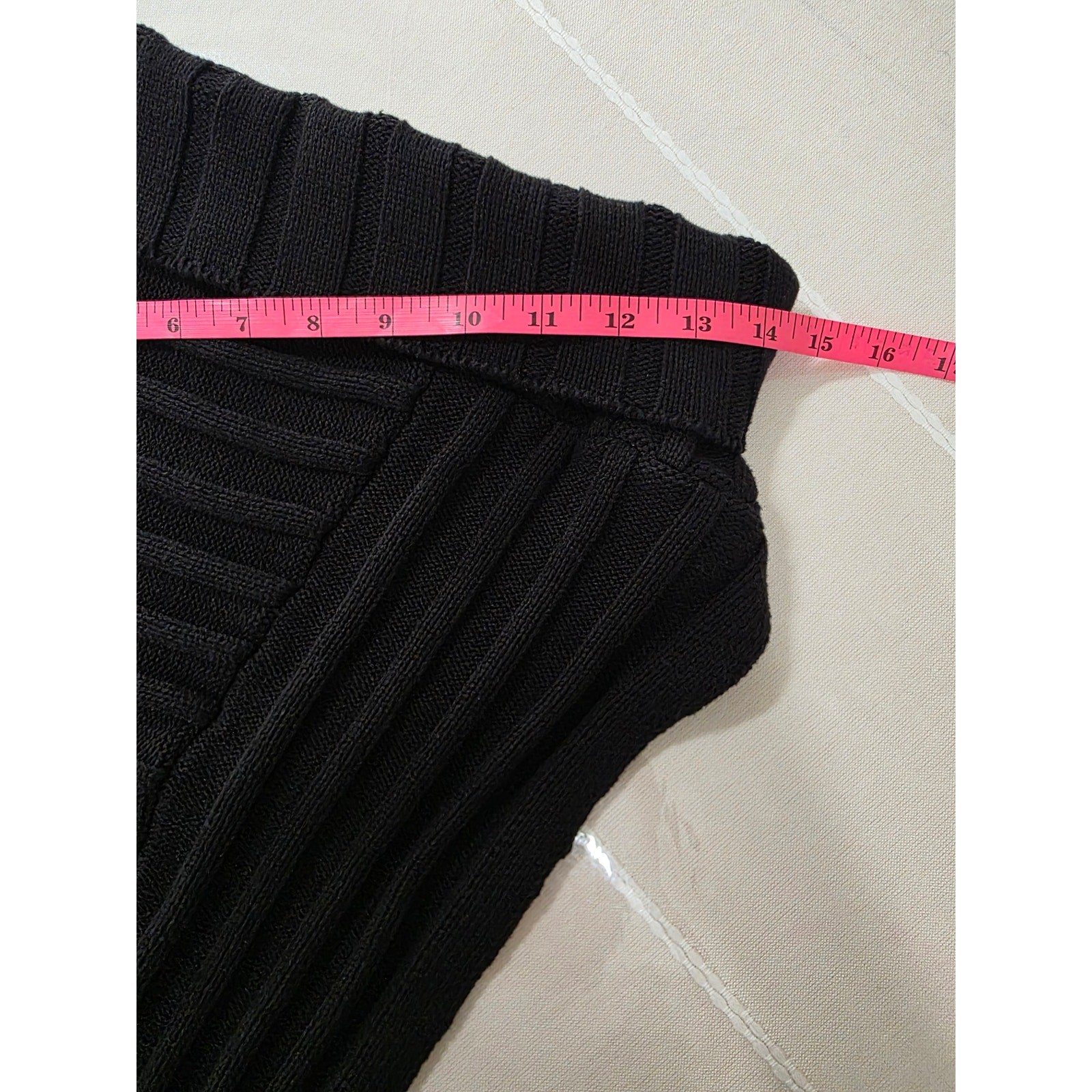 NWT GYPSY AND GOLD One-Shoulder Sweater-Knit V-Hem Top