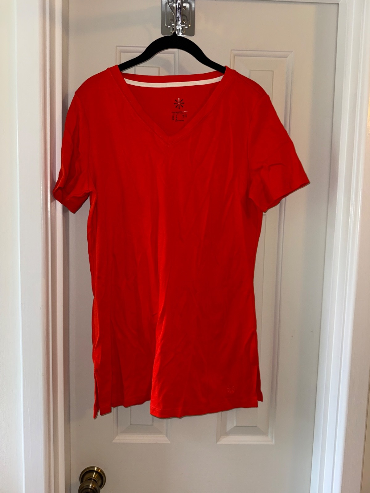 ISAAC MIZRAHI LIVE Essentials V-Neck short Sleeve Tee SCARLET RED sz SMALL