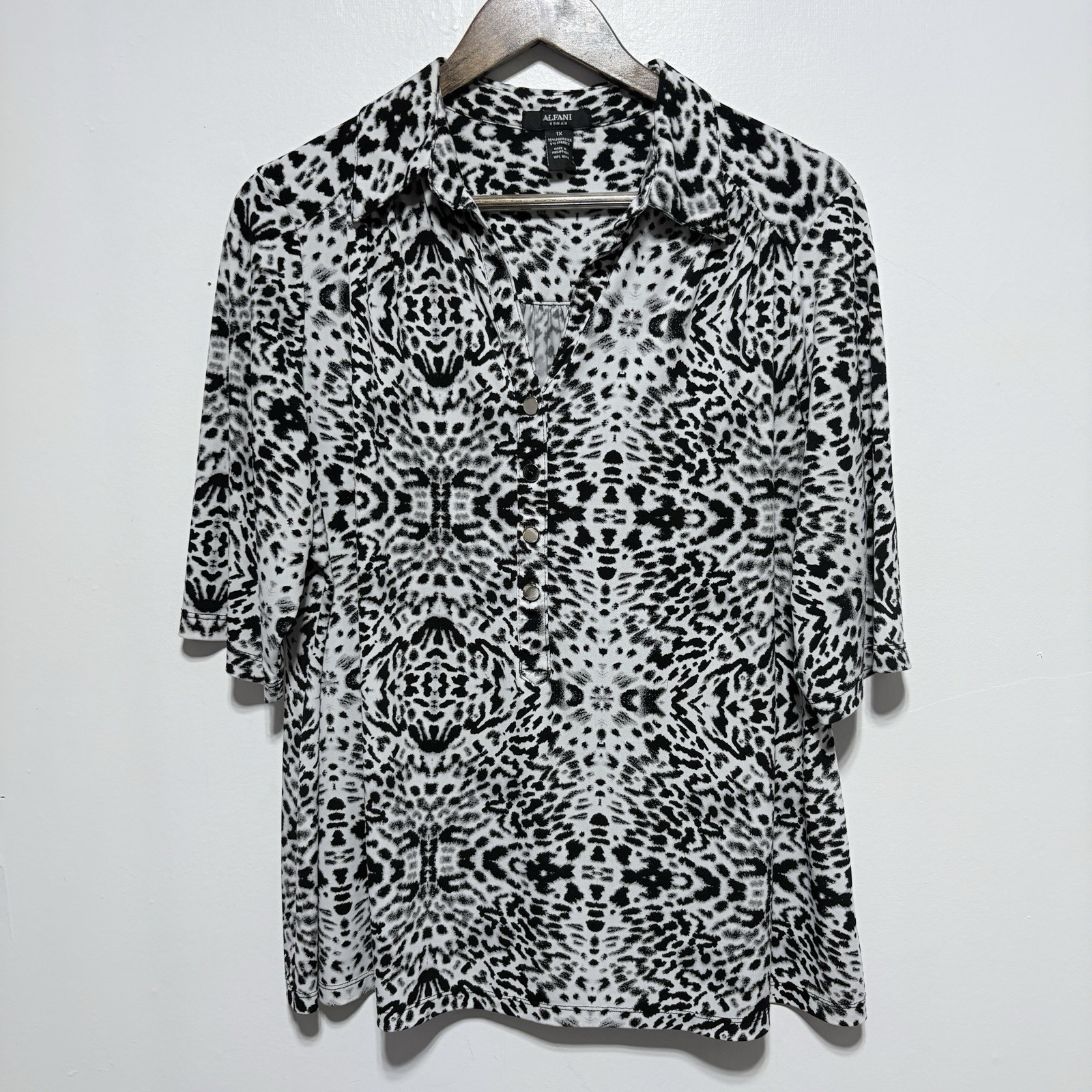 Alfani Blouse Women 1X Black White Leopard Print Stretch Knit Button Half Sleeve