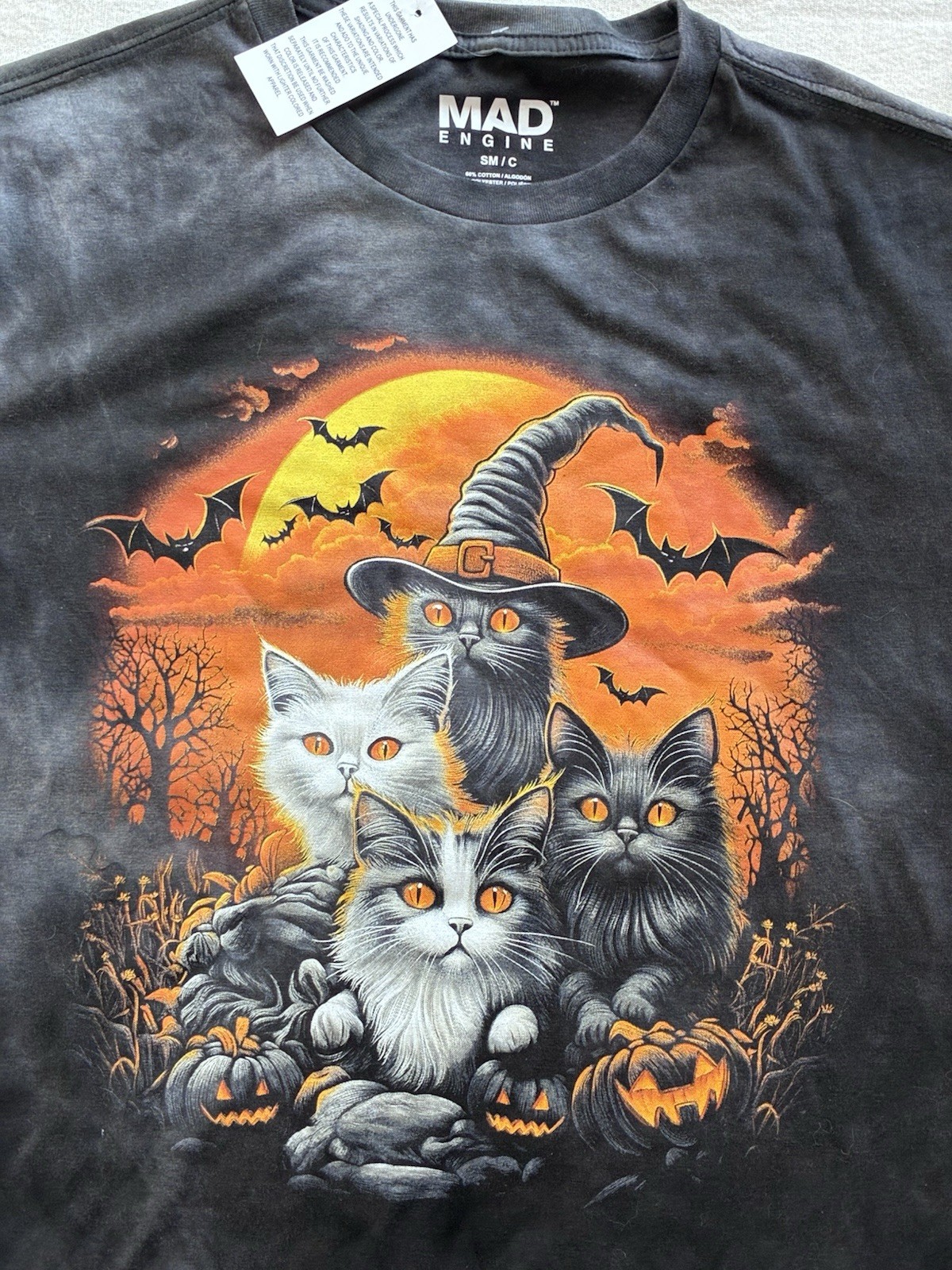 Spooky Halloween Witchy Cats Kittens Bats Unisex T-shirt Mad Engine Sz Small NWT