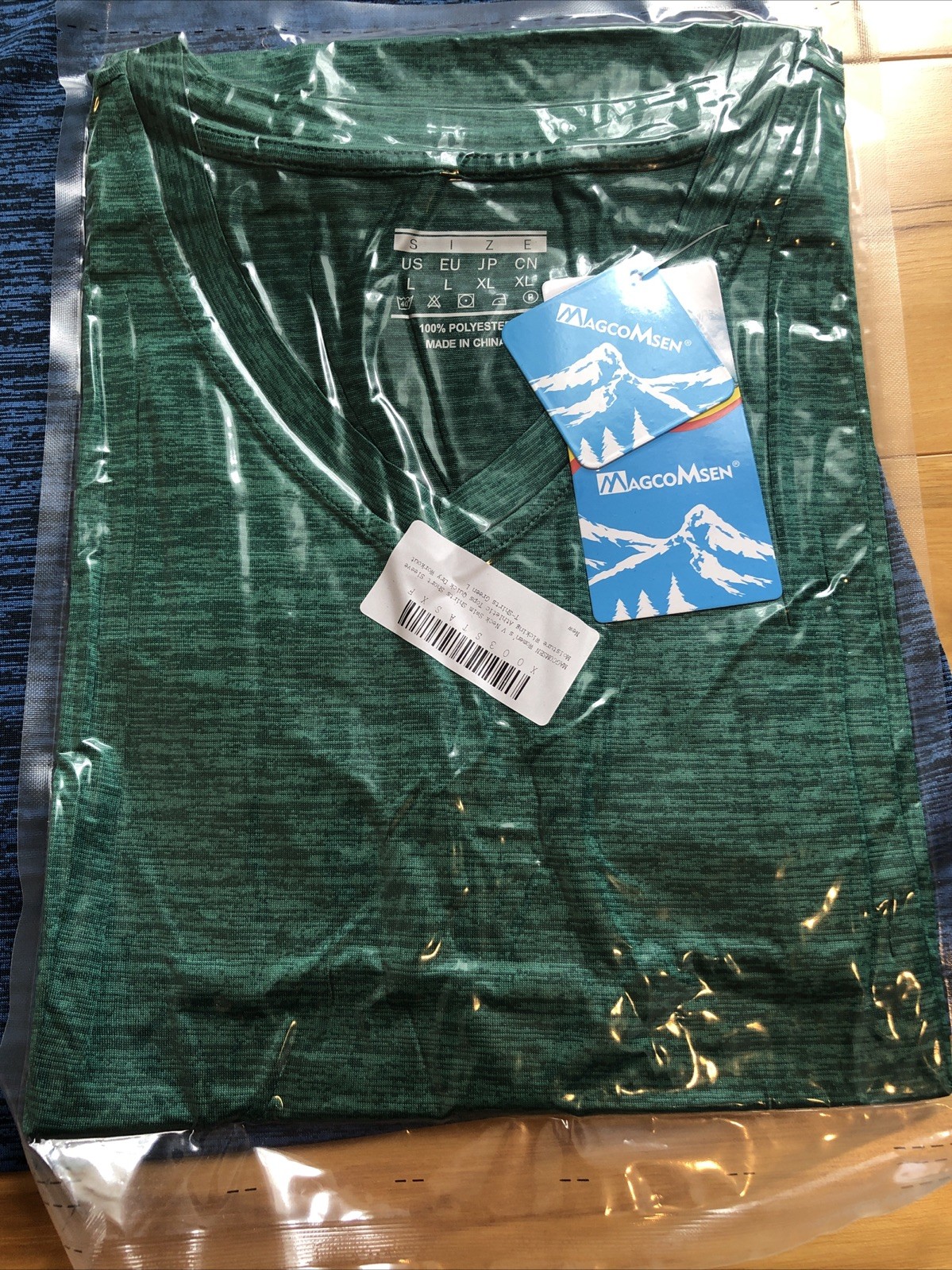 Magcomsen Shirt Women’s L Sports Top Green Polyester Short Sleeve Vneck New