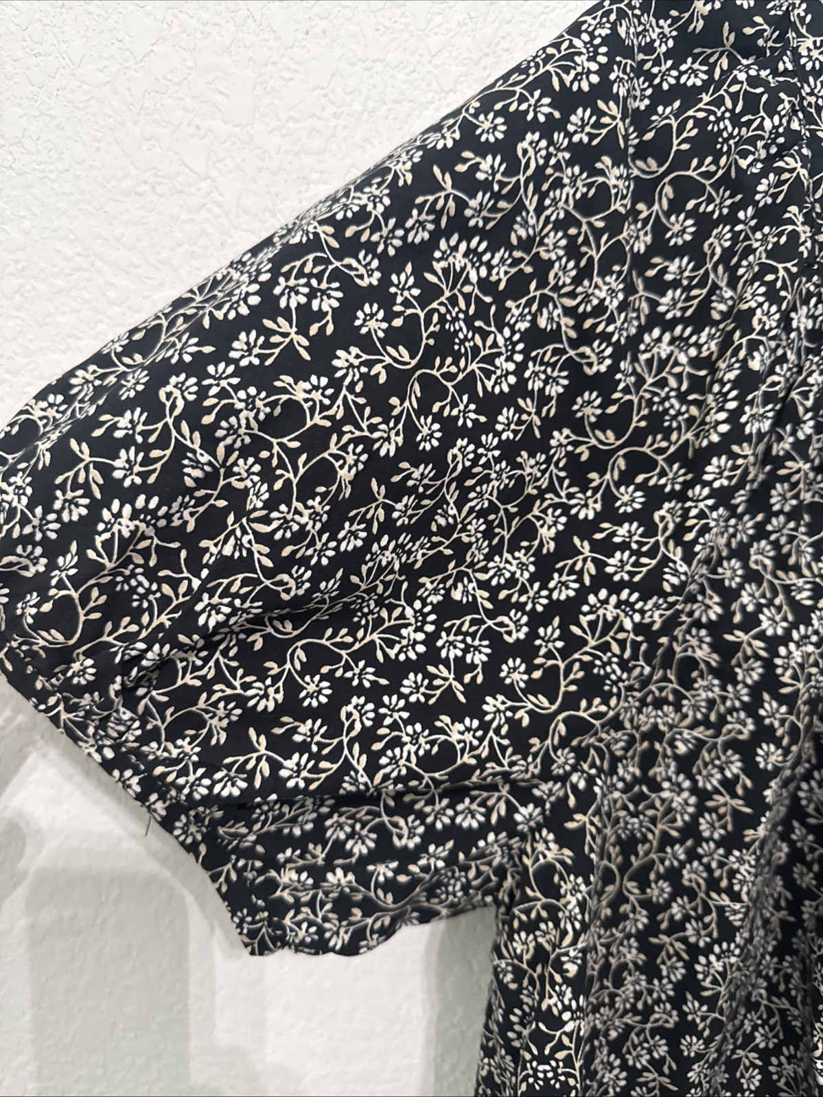 Universal Puff ShortSleeve Button Down Blouse, Black Tan/White Flowers XXL
