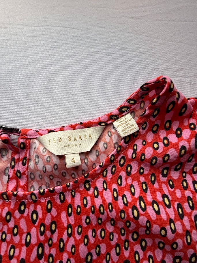 Women’s Ted Baker preppy fun fit blouse for any occasion – Size 4