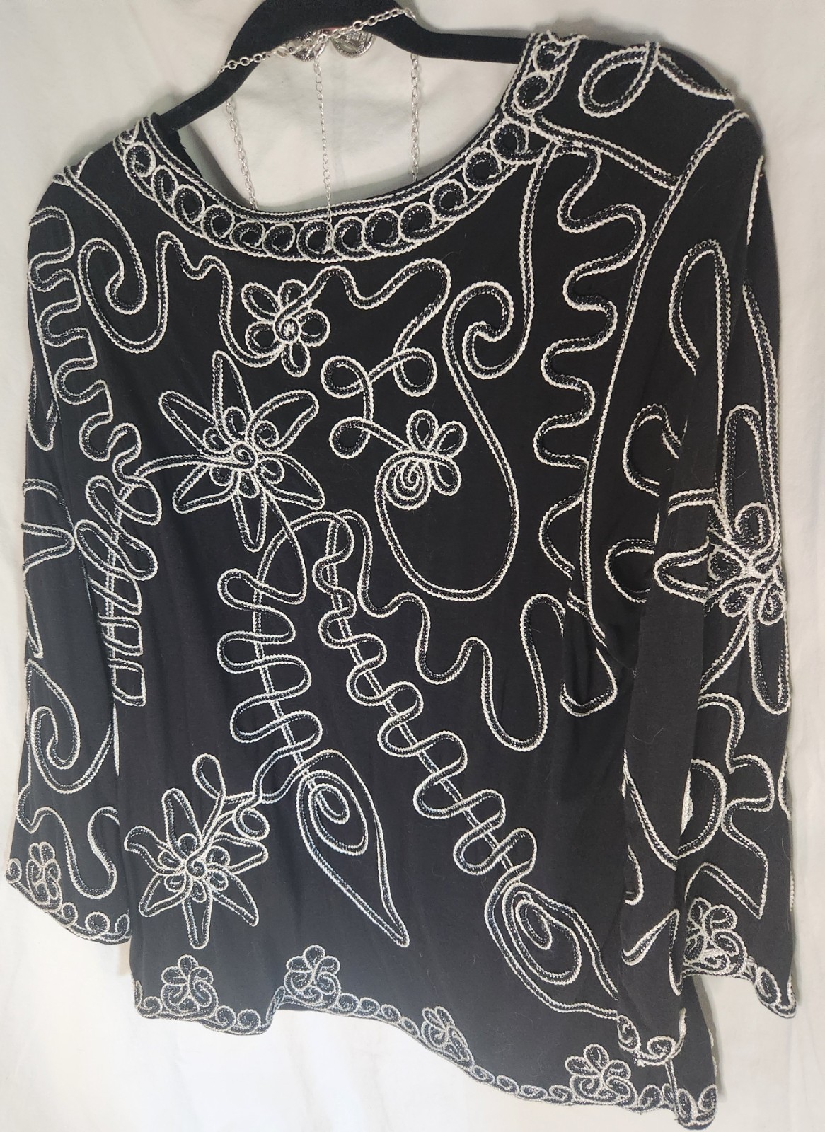 Lauren Michelle Black & White Dressy Top-XL -With Jewelry