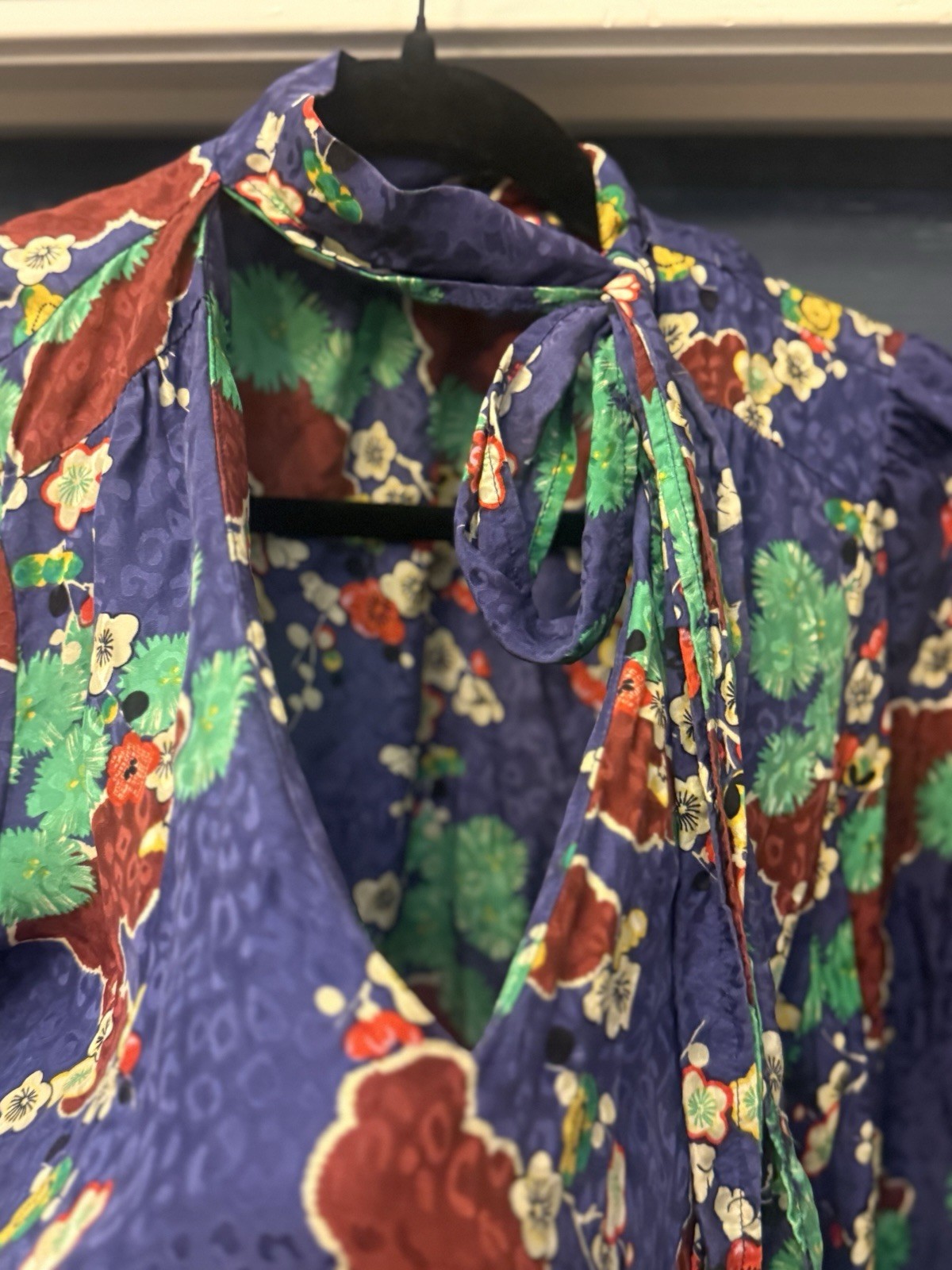 RIXO Women’s Blue Multicolor Floral Silk Satin Tie-Neck Blouse Long Sleeve L