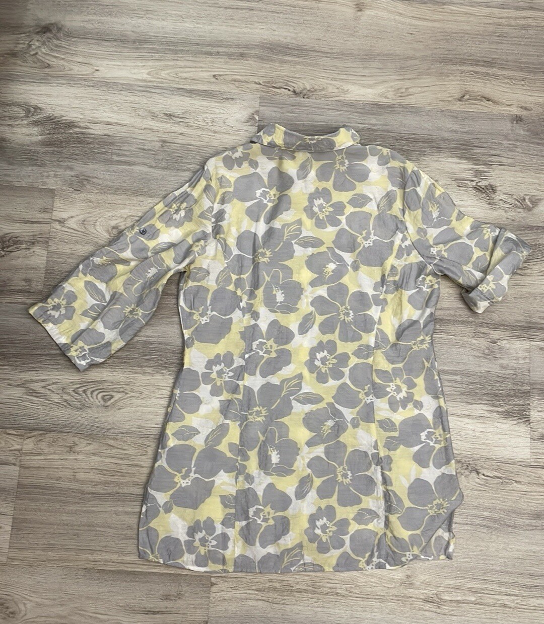 Coldwater Creek Yellow, Gray & White Floral Print Button Down Shirt Size M