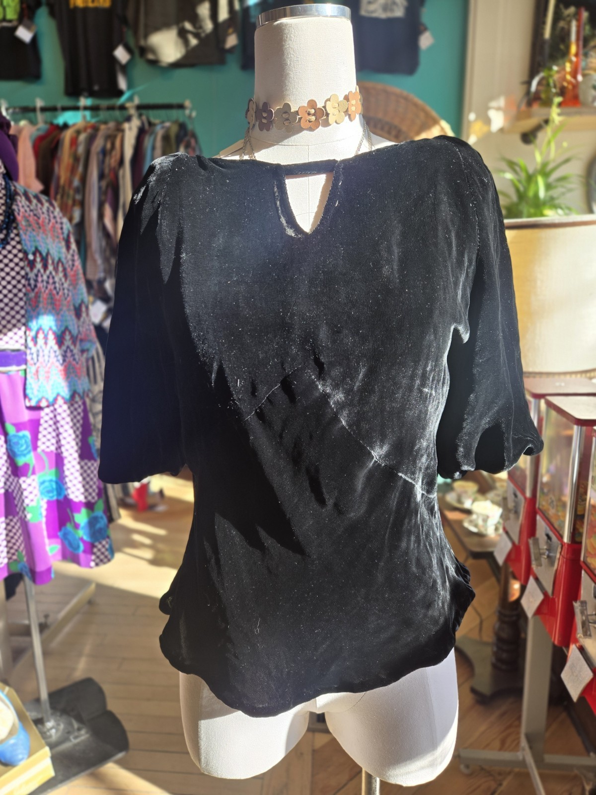 Vtg 1940s Black Velvet Butterfly Short Sleeve Vamp Goth Cold Shoulder Blouse