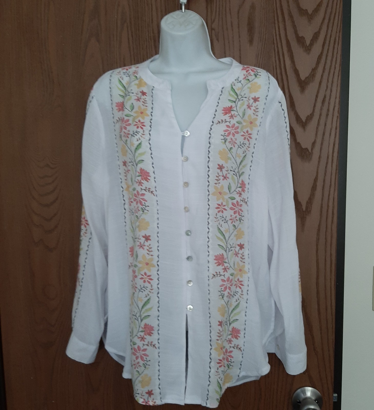 Figueroa & Flower White Floral Button Down Peasant Top Blouse Medium