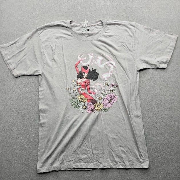 Marvel Scarlet Witch Women’s Size Large Gray Short Sleeve Graphic T-Shirt