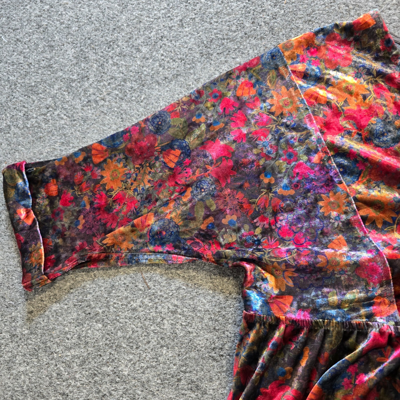 Natural Life Top Womens Small Red Floral Velour A Line 3/4 Sleeve Hippie Boho
