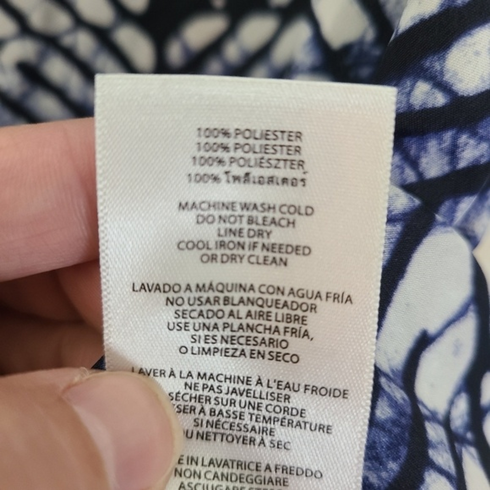 Michael Kors blue patterned lightweight sleeveless blouse top Women’s size Large