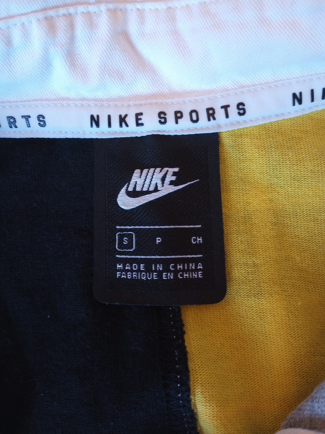 NIKE Sports Polo Training Crop Top Long Sleeve Ribbed Cuffs Women’s size S