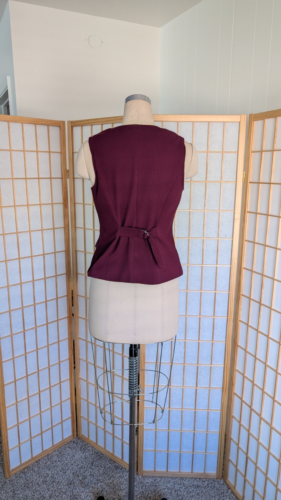 House of Harlow 1960 Burgundy Sleeveless Button-Front Crew Neck Vest XS