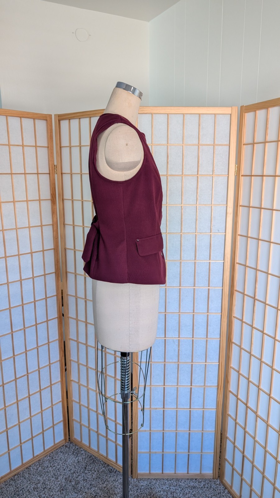 House of Harlow 1960 Burgundy Sleeveless Button-Front Crew Neck Vest XS