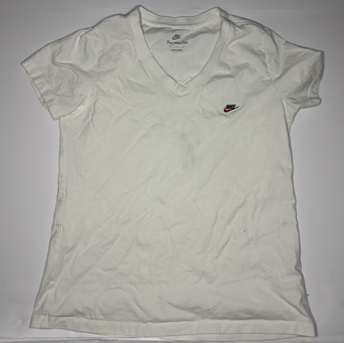 Nike Women’s White V-Neck Short Sleeve Cotton Knit Logo Tee Shirt, Size M