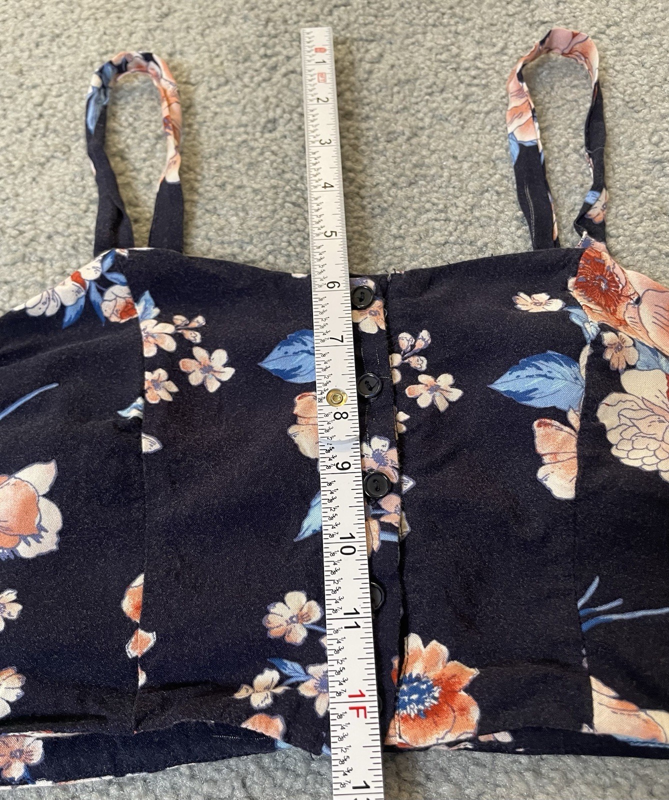 1+ FREE L’Atiste Crop Tank Top Women’s Sz S Flowers Stars Front Buttons Modern