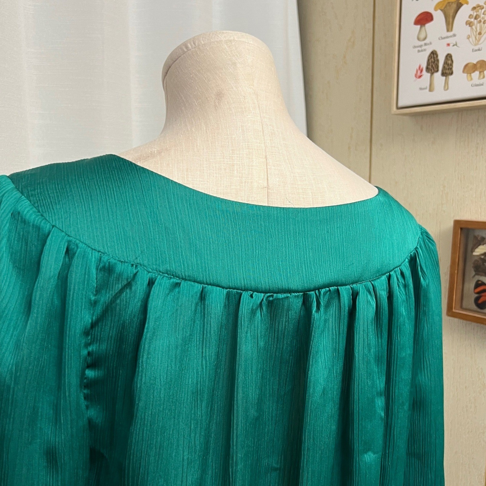Essentials by Milano Emerald Green Smocked Blouse XL Satin Textured Top