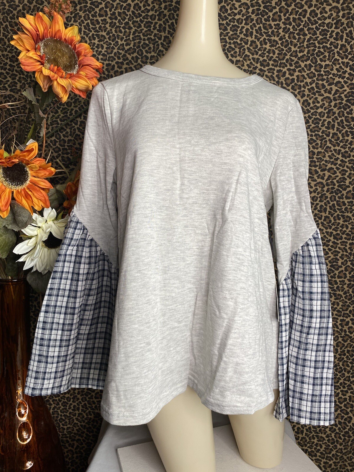 🦋DOE & RAE🦋Heather Grey/Navy Plaid Long Bell Sleeve Cotton Top NWT | LARGE |