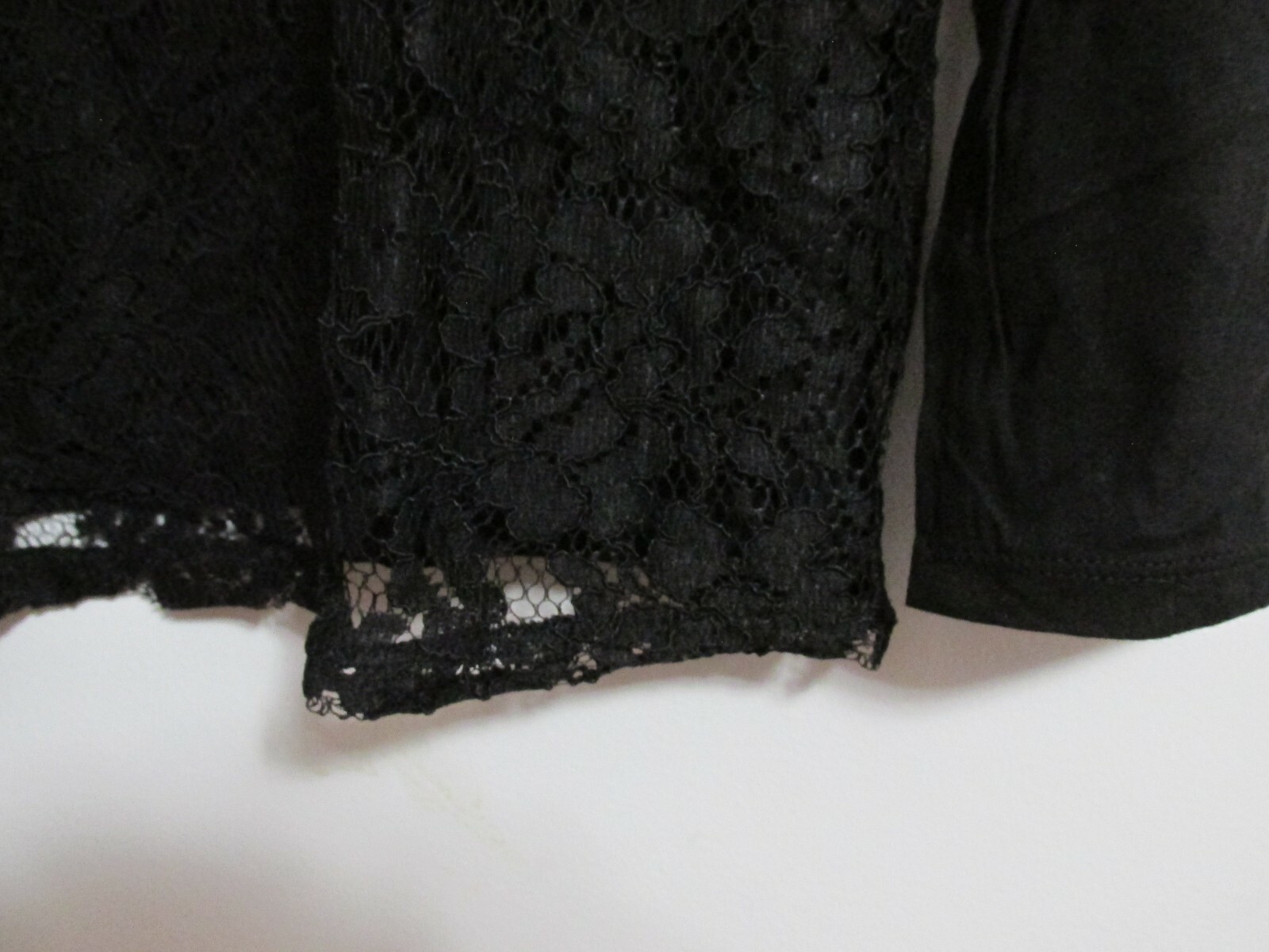 Women’s Ann Taylor Factory Black Lace T-Shirt Size Large