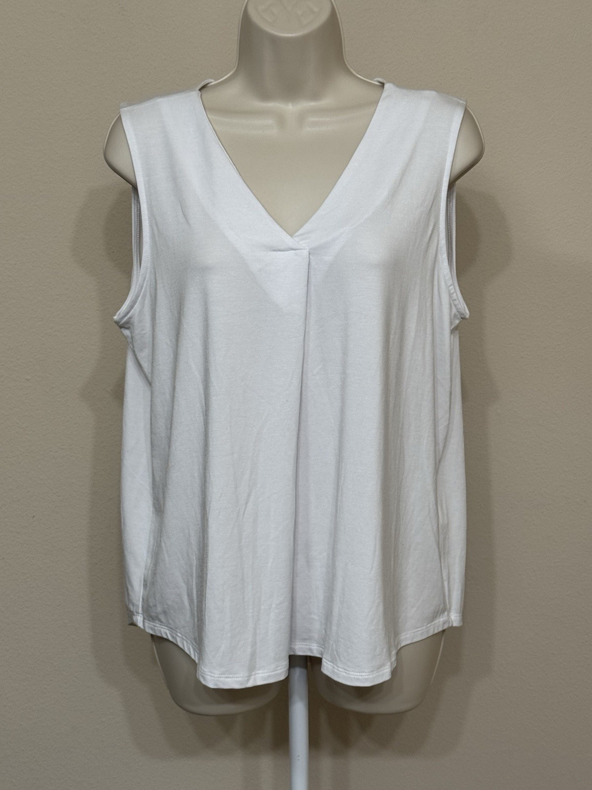 Elite Tahari Women’s White Sleeveless V-Neck Comfort Soft Relaxed Tank L