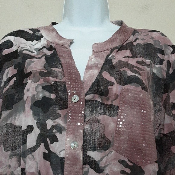 Tempo Paris shirt women XL pink camo printed sequins detail casual langenlook