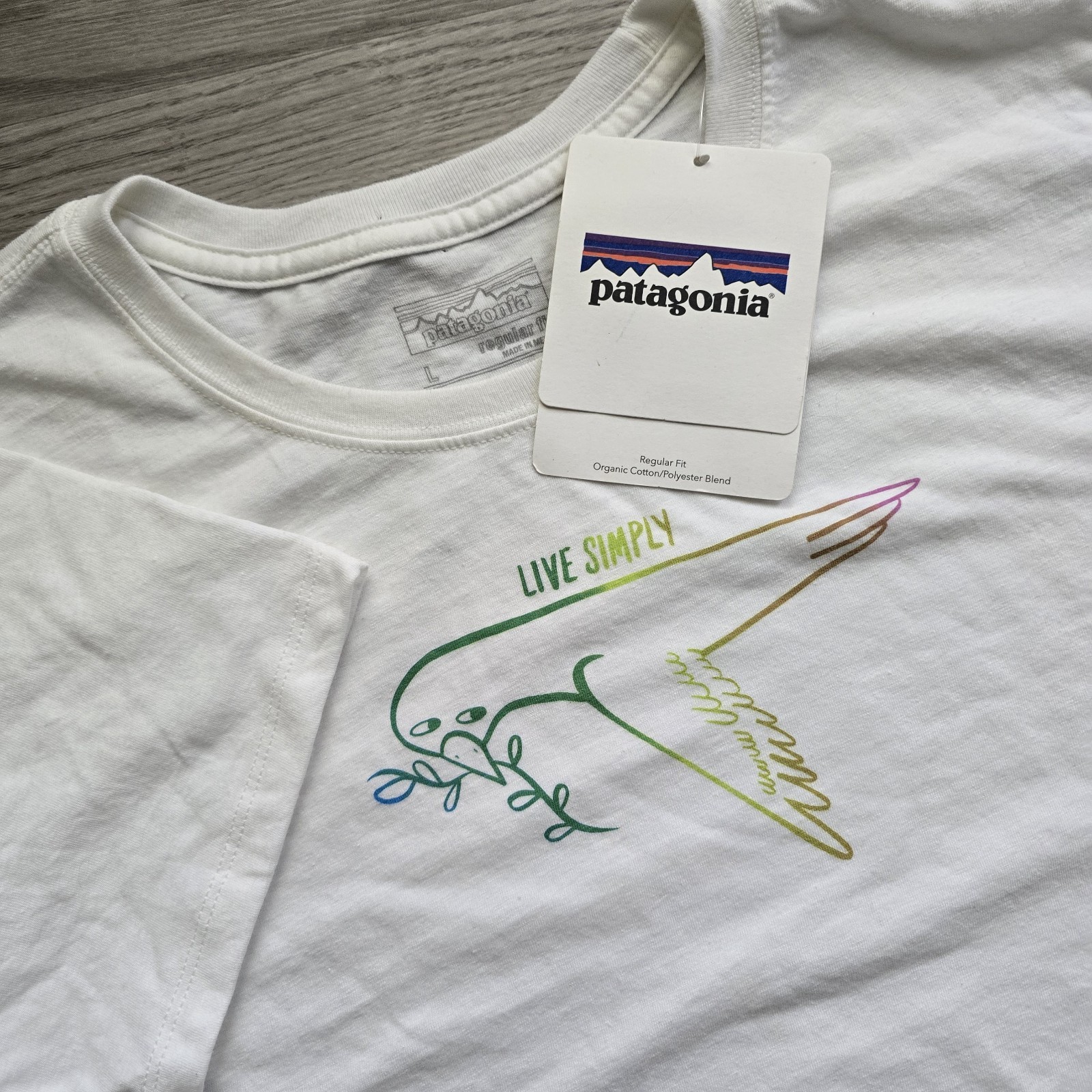 Patagonia Shirt Womens Large Live Simply Dove Poly Cotton White Crew NWT Peace