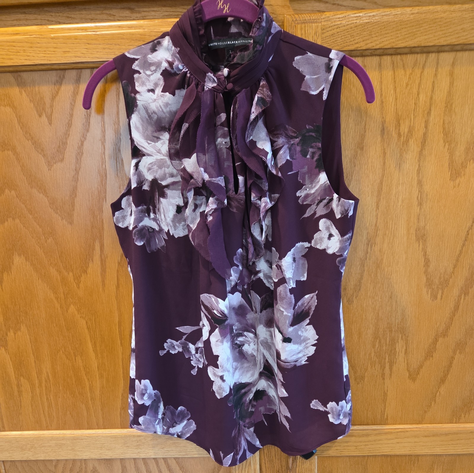 size 2 White House Black Market Pretty Plum Purple Floral Print High-Neck Ruffle