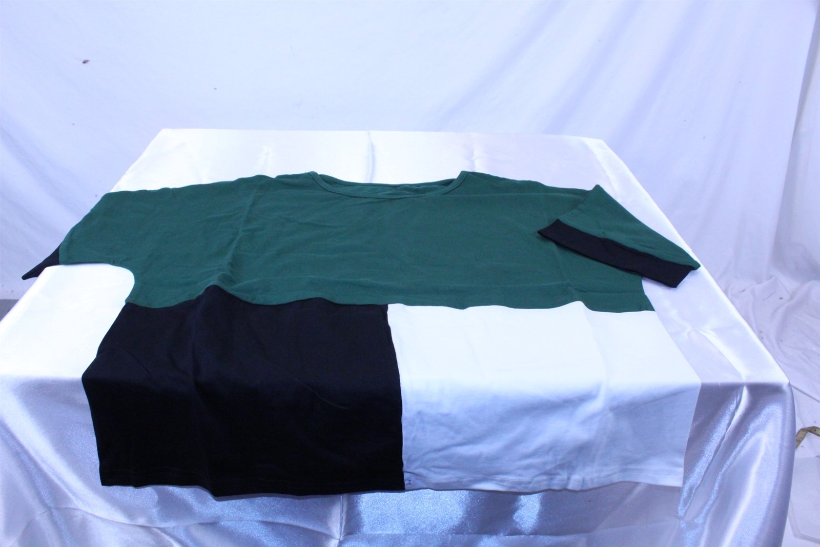 Women’s Shirt Tri-Color Block Print Blouse Green White Black Size Large