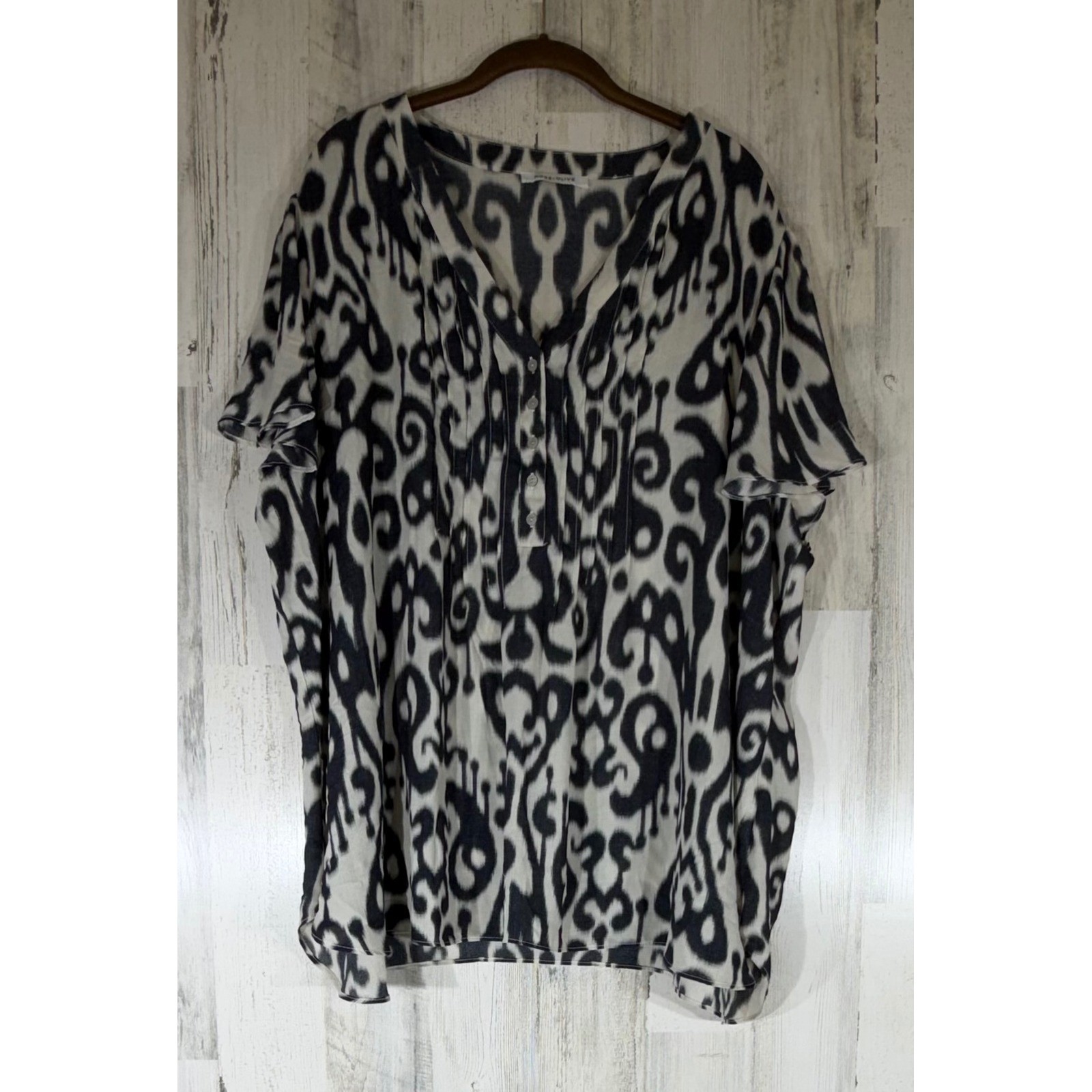 Rose + Olive Blouse 3X Black Beige Ikat Print Ruffle Sleeve V-Neck Pleated Top