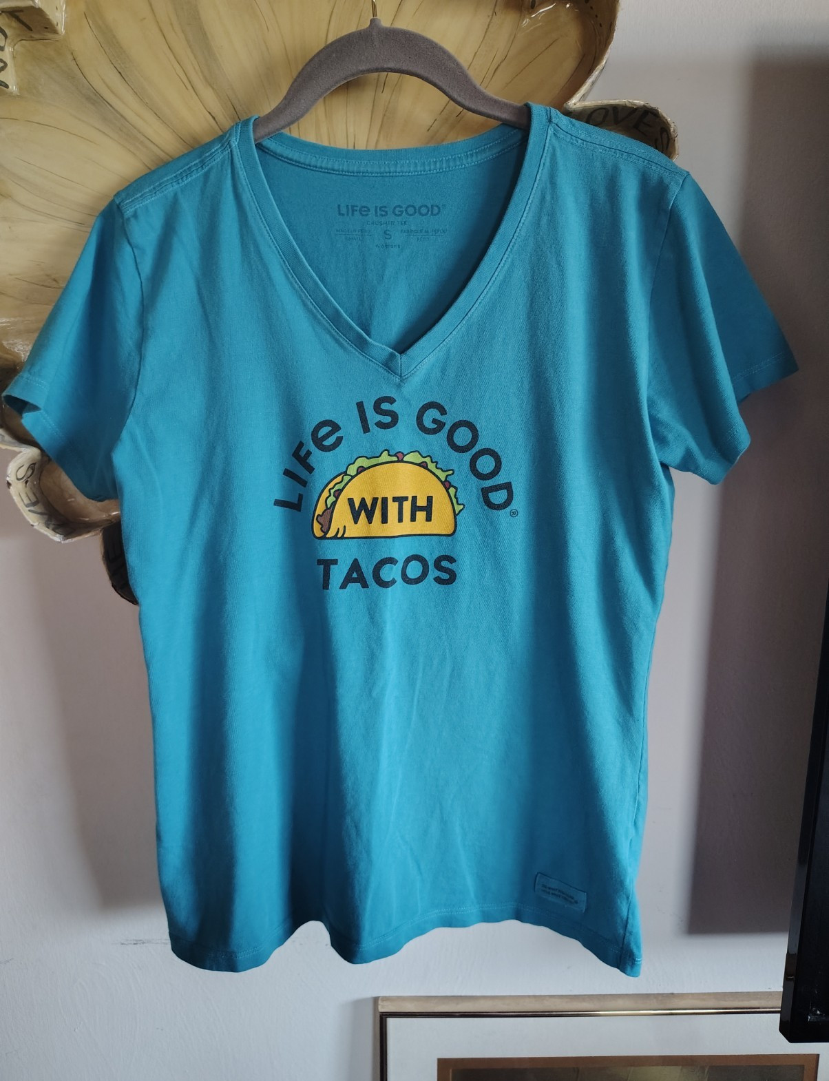 Life is Good Women’s V-Neck Taco Graphic Print Crusher T-Shirt Turquoise Sz S